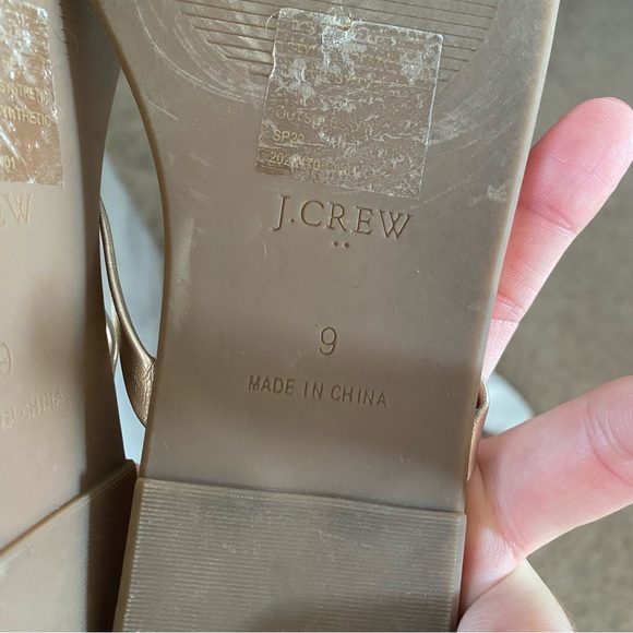 J Crew Factory rose gold flip flops - Picture 3 of 3